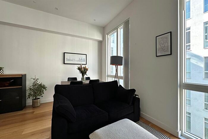 1 Bedroom Apartment For Sale In Esther Anne Place, Islington, Upper Street, London, N1