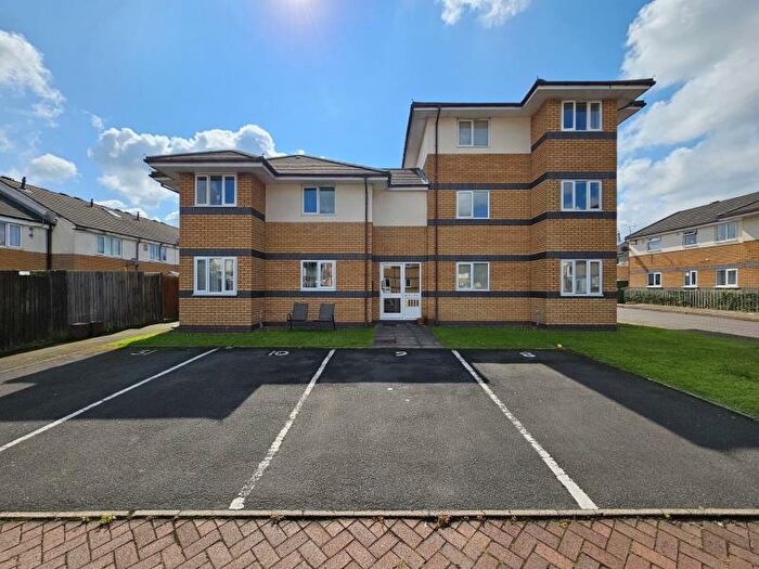 2 Bedroom Flat To Rent In Quayside Close, Oldbury, Sandwell, B69