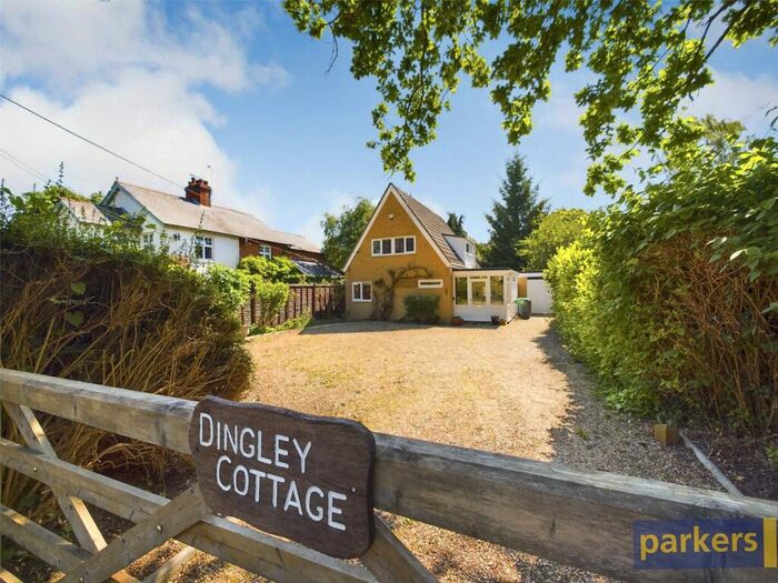 3 Bedroom Detached House For Sale In Halls Lane, Waltham St. Lawrence, Reading, Windsor And Maidenhead, RG10