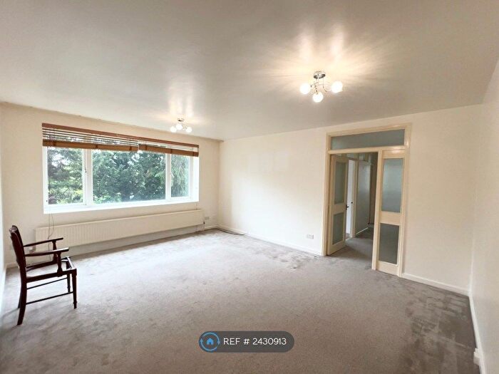 2 Bedroom Flat To Rent In London, London, NW4