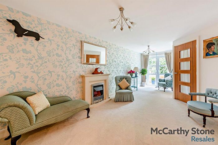 1 Bedroom Flat For Sale In Ridgeway Court, Mutton Hall Hill, Heathfield, East Sussex, TN21
