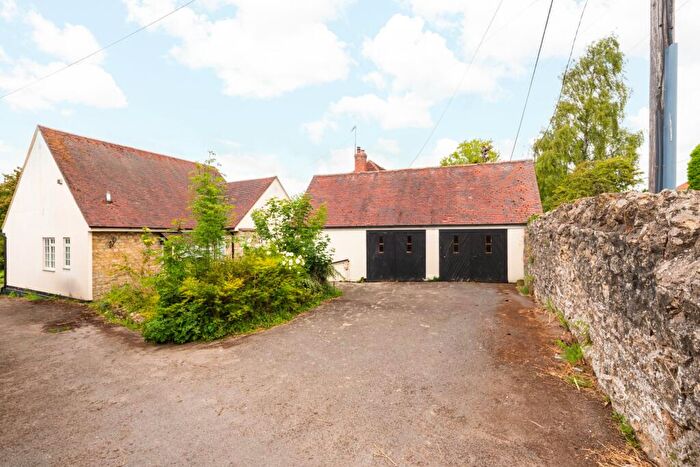 3 Bedroom Detached House For Sale In Bicester Road, Long Crendon, Buckinghamshire, HP18