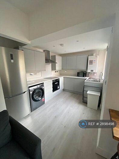 5 Bedroom Terraced House To Rent In St. Mary's Road, London, E10