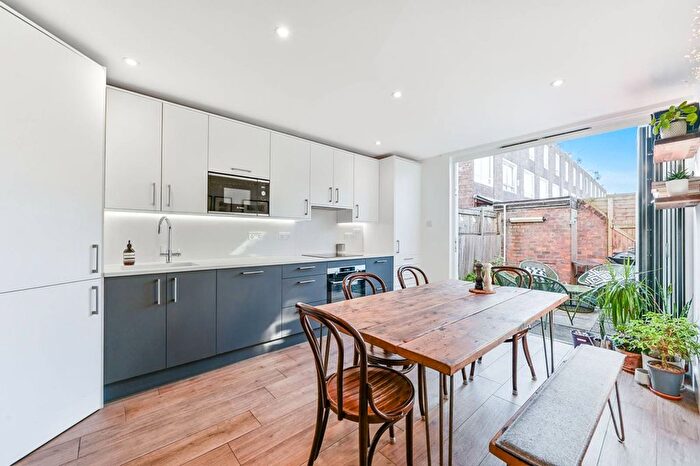 4 Bedroom End Terrace House For Sale In Portgate Close, Maida Vale, London, W9