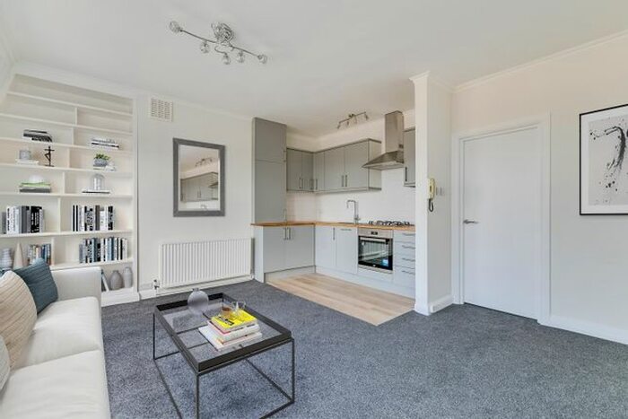 2 Bedroom Flat To Rent In Eardley Crescent, London, SW5