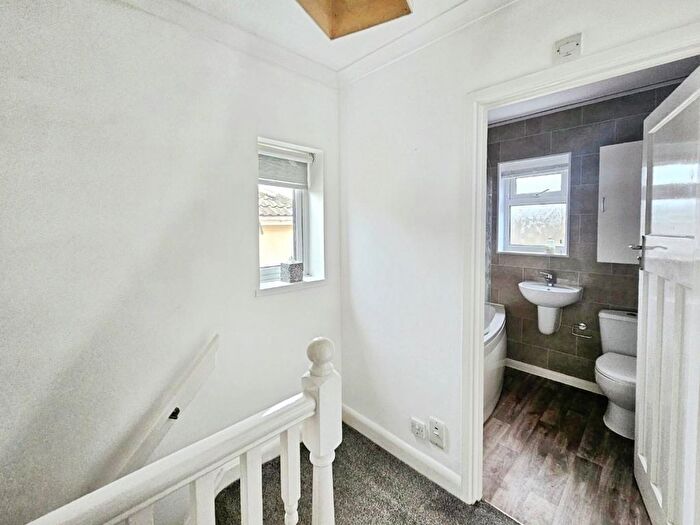 3 Bedroom End Of Terrace House To Rent In Lawrence Grove, Cam, Dursley, GL11