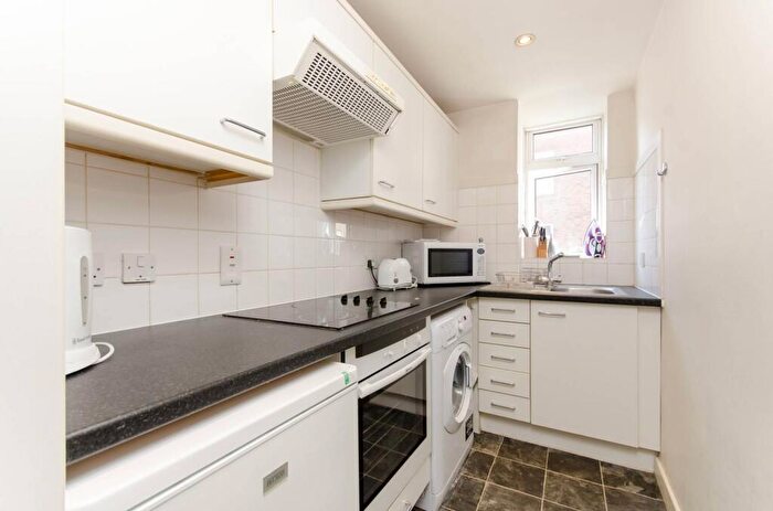 2 Bedroom Flat For Sale In Fetter Lane, St Pauls, London, EC4A