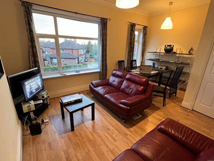 4 Bedroom Apartment To Rent In £Pppw. Mauldeth Road, Fallowfield, M14