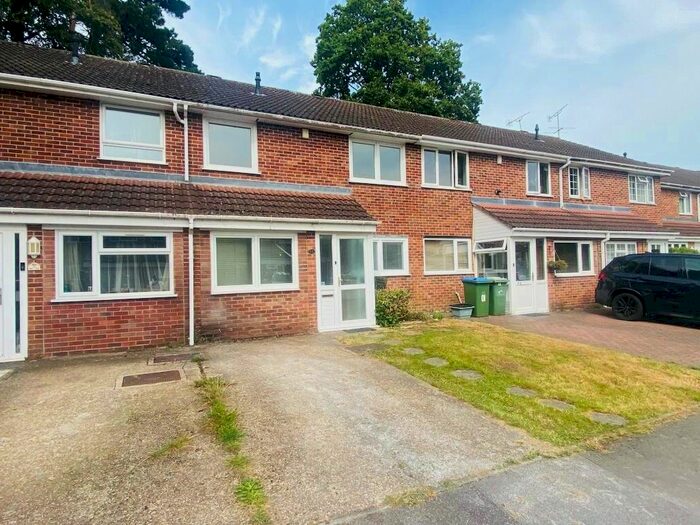 4 Bedroom Terraced House To Rent In Fitzroy Close, Southampton, SO16