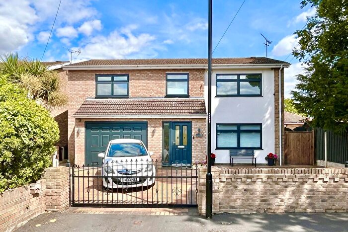 5 Bedroom Detached House For Sale In Elm Close, Barnby Dun, Doncaster, DN3
