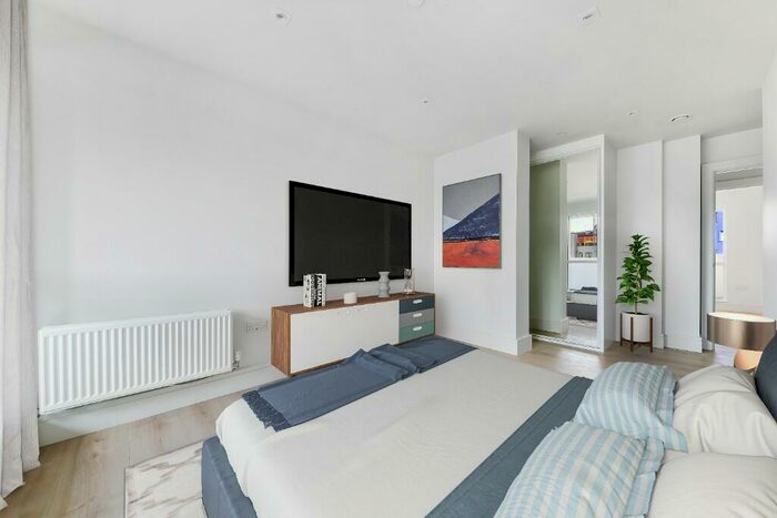 3 Bedroom Flat To Rent In North End Road, Wembley, Middlesex, HA9