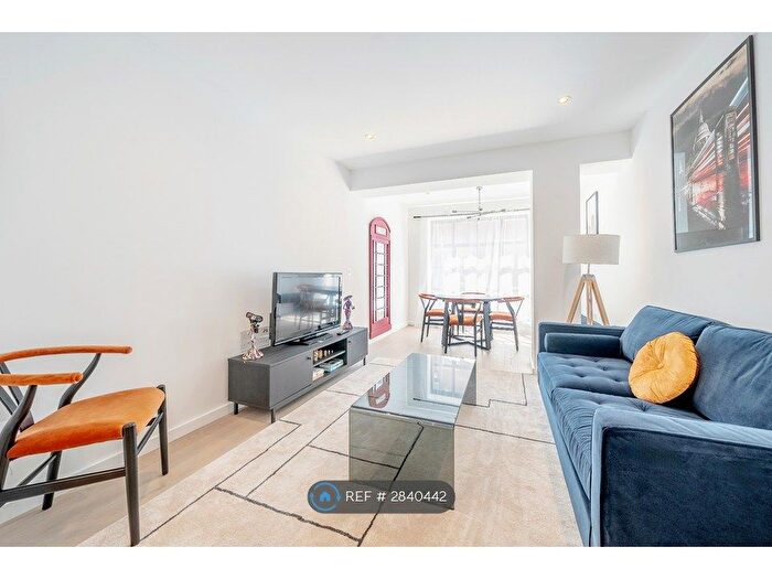 2 Bedroom Flat To Rent In Osborn Street, London, E1