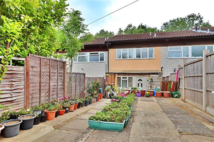 3 Bedroom Terraced House For Sale In Daniels Welch, Coffee Hall, Milton Keynes, Buckinghamshire, MK6