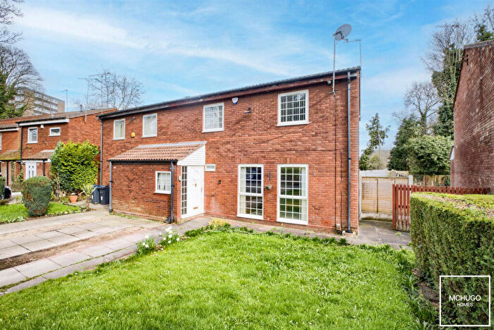 4 Bedroom Semi-Detached House For Sale In Cley Close, Birmingham, B5