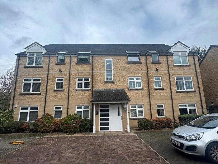 2 Bedroom Flat To Rent In The Plantations, Low Moor, BD12