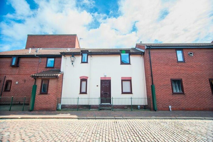 2 Bedroom Terraced House To Rent In Dagger Lane, Hull, East Riding Of Yorkshire, HU1