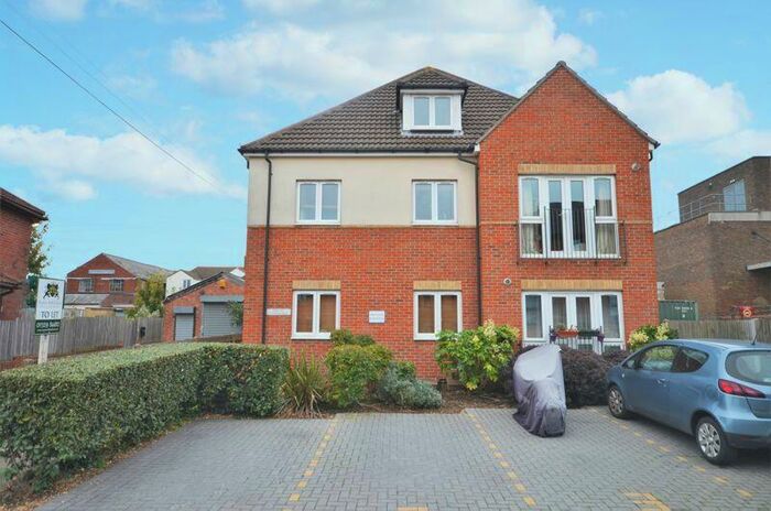 2 Bedroom Flat To Rent In Carlisle Road, Central Shirley, Southampton, SO16
