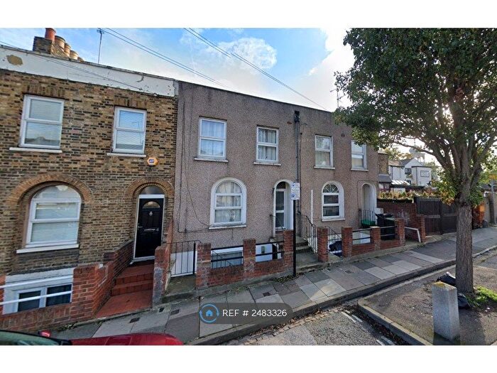 1 Bedroom Flat To Rent In Wellington Street, Gravesend, DA12