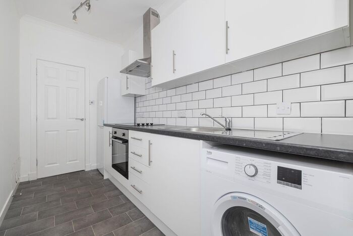 1 Bedroom Flat To Rent In Strathmartine Road, Dundee, DD3