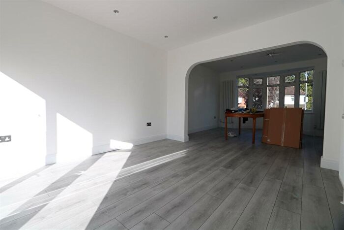 3 Bedroom House To Rent In Elmbridge Avenue, Surbiton, KT5