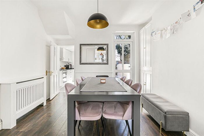 3 Bedroom End Of Terrace House To Rent In Fotheringham Road, Enfield, EN1