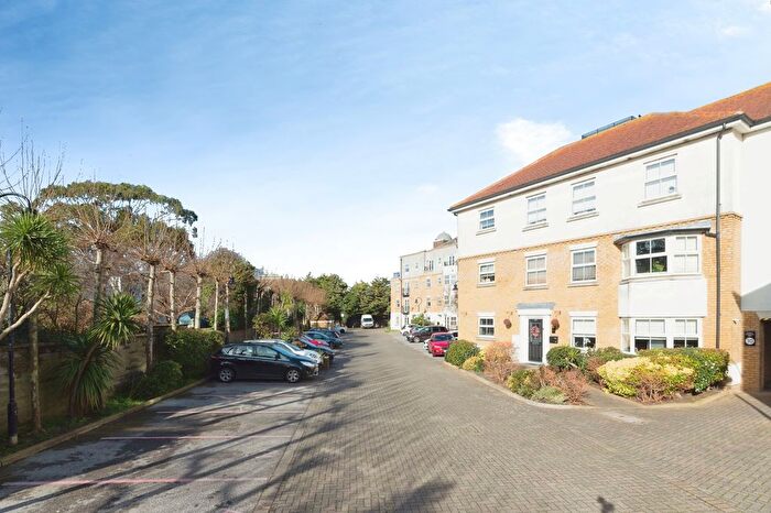 2 Bedroom Flat For Sale In Audley Court, Forge Way, Southend-On-Sea, Essex, SS1