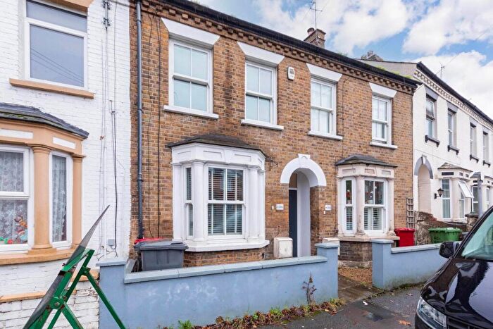 2 Bedroom Terraced House For Sale In Albert Street, Slough, SL1