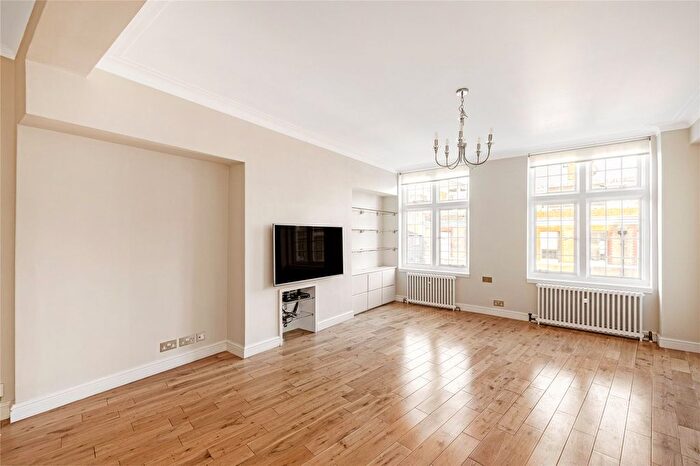 3 Bedroom Flat To Rent In Weymouth Street, Marylebone, London, W1G