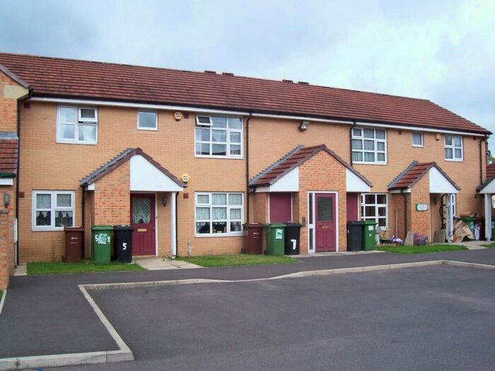 2 Bedroom Flat To Rent In Greenwell Court, Leeds, West Yorkshire, LS9