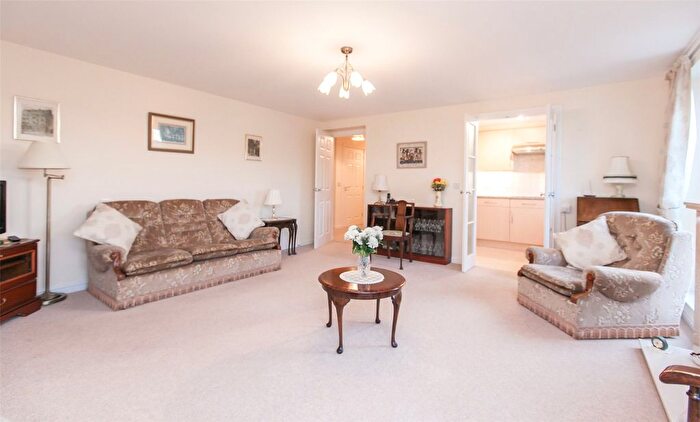 2 Bedroom Flat To Rent In Caiystane Court, Edinburgh, EH13