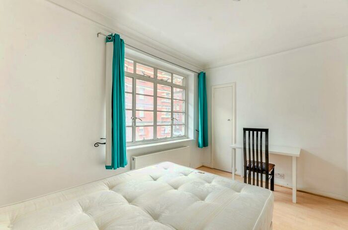 3 Bedroom Flat To Rent In Gloucester Place, Marylebone, London, NW1