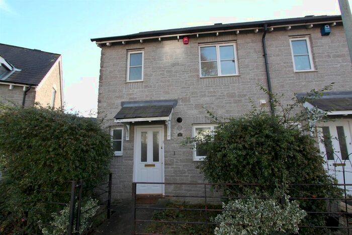3 Bedroom Semi-Detached House To Rent In Temeraire Road, Plymouth, PL5