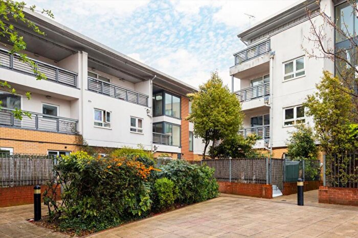 2 Bedroom Flat For Sale In Marcon Place, Hackney, E8