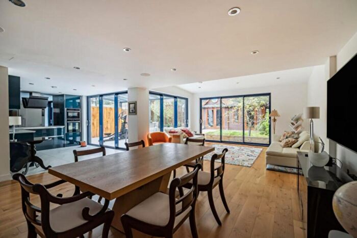 4 Bedroom Detached House For Sale In Southwold, Bracknell, RG12