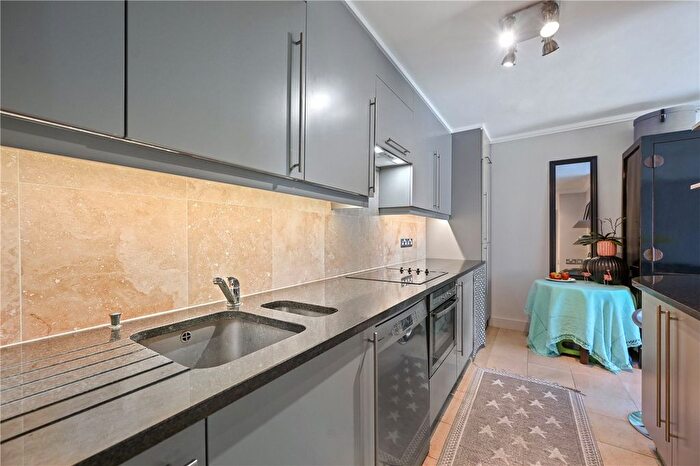 1 Bedroom Flat For Sale In Giles House, Westbourne Grove, London, W11
