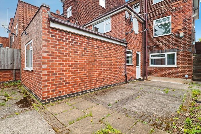2 Bedroom Flat For Sale In Middleton Boulevard, Wollaton, Nottingham, NG8