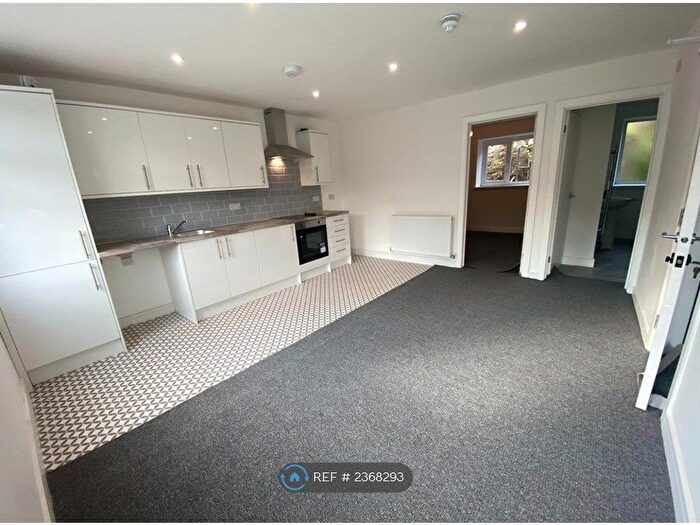1 Bedroom Flat To Rent In Ystrad Road, Pentre, CF41