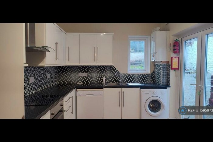 1 Bedroom Maisonette To Rent In Adrian Square, Westgate-On-Sea, CT8