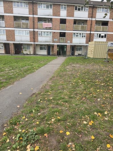 3 Bedroom Flat To Rent In Shrublands Avenue, Croydon, CR0