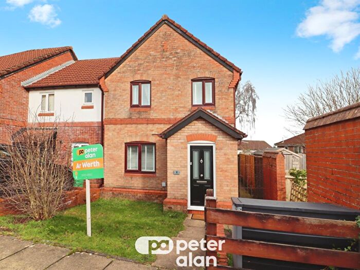 3 Bedroom End Of Terrace House For Sale In Cantref Close, Thornhill, Cardiff, CF14