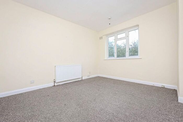 2 Bedroom Flat To Rent In Hither Green Lane, Hither Green, London, SE13