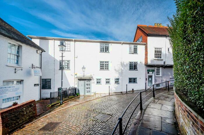 3 Bedroom Flat To Rent In Mill Lane, Guildford, GU1