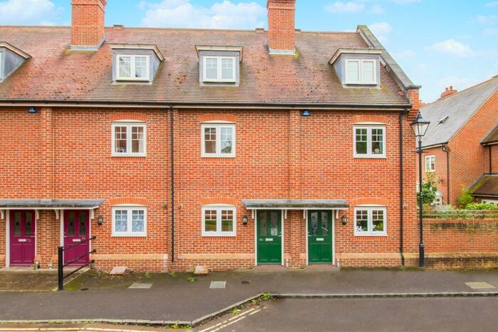 3 Bedroom Town House To Rent In Coopers Lane, Abingdon, OX14