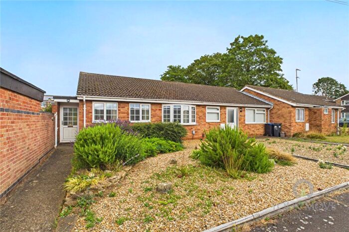 2 Bedroom Bungalow For Sale In Acre Lane, Kingsthorpe, Northampton, Northamptonshire, NN2