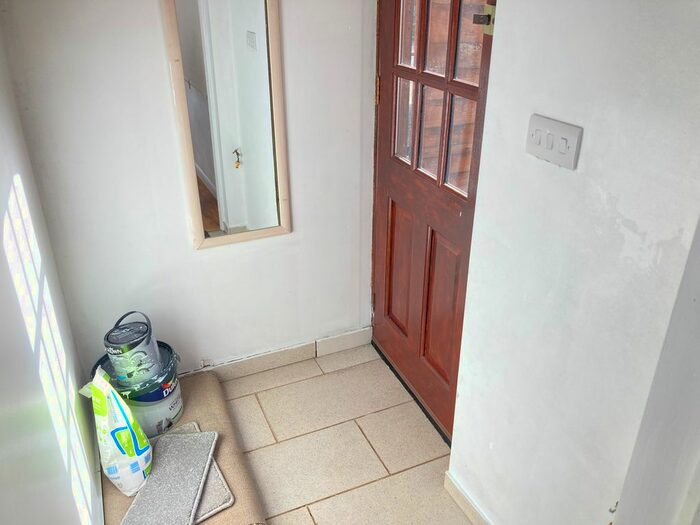 1 Bedroom Flat To Rent In Very Near Brentwick Gardens Area, South Ealing Brentford Borders, TW8