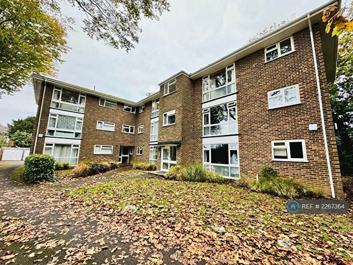 2 Bedroom Flat To Rent In Stirling Court, Bournemouth, BH8