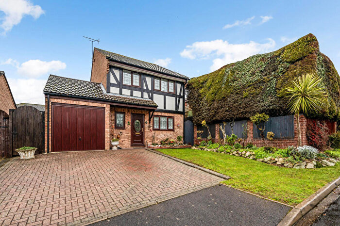 4 Bedroom Detached House For Sale In Glendale, Locks Heath, SO31