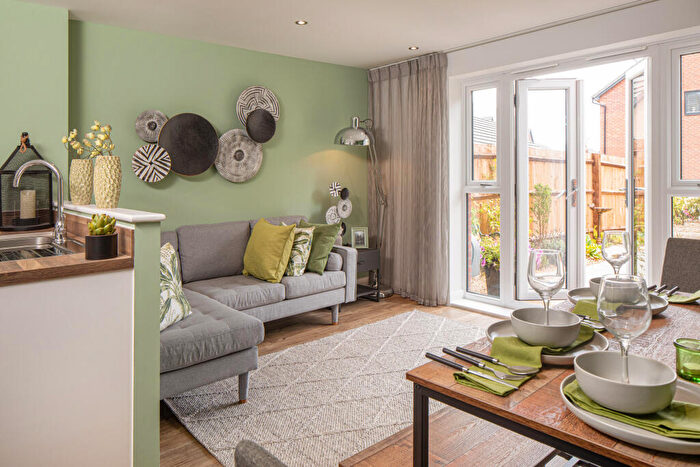 4 Bedroom Semi Detached House For Sale In Scott Way, South Leaze, Swindon, Wiltshire, SN1