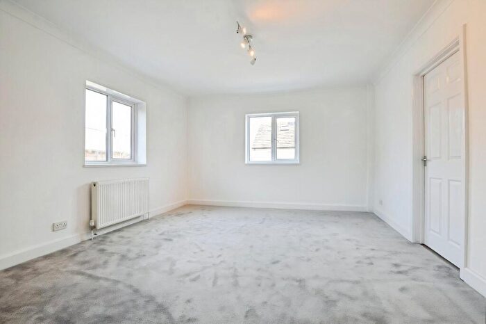 1 Bedroom Flat To Rent In Castle Road, St Albans, AL1