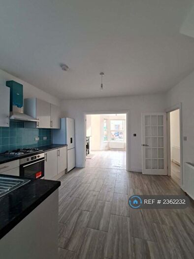4 Bedroom Terraced House To Rent In Federation Road, London, SE2